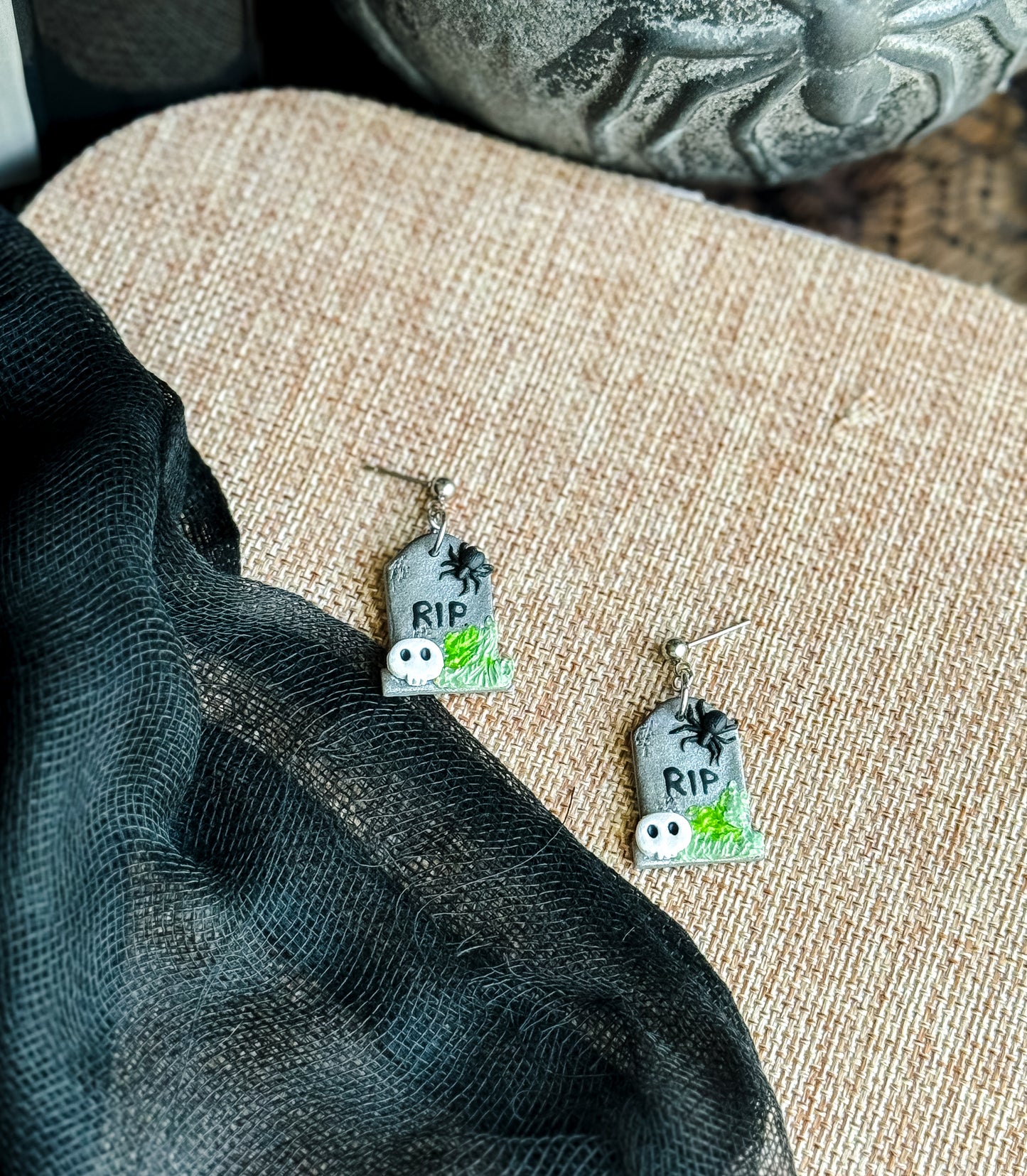 Graveyard dangles